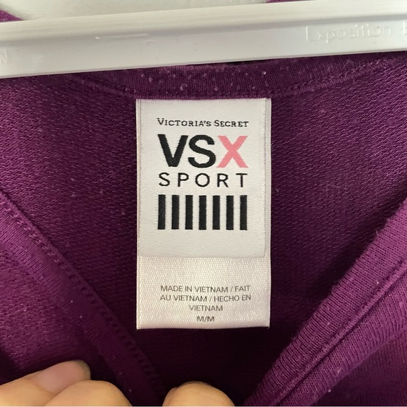 ❌DONATED❌ VSX Keyhole long sleeves - Picture 4 of 5